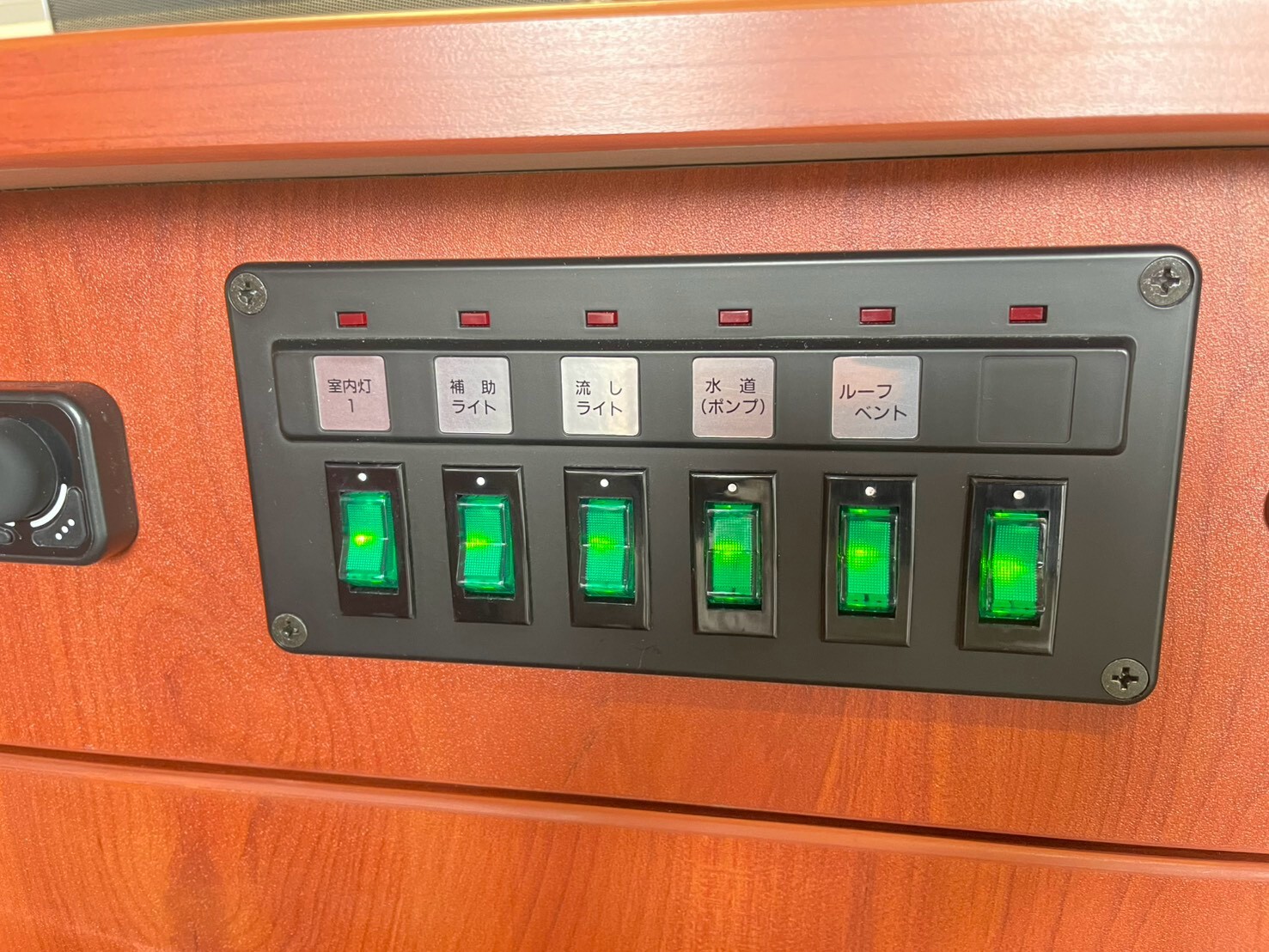 キャンピングカーキャブコン