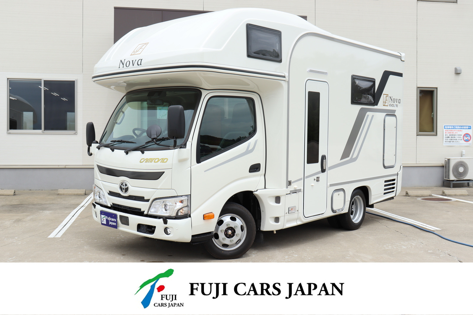 キャブコン フジカーズジャパン　NovaタイプW　4WD　新車即納