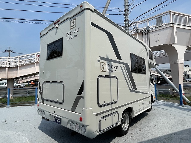 キャンピングカーキャブコン
