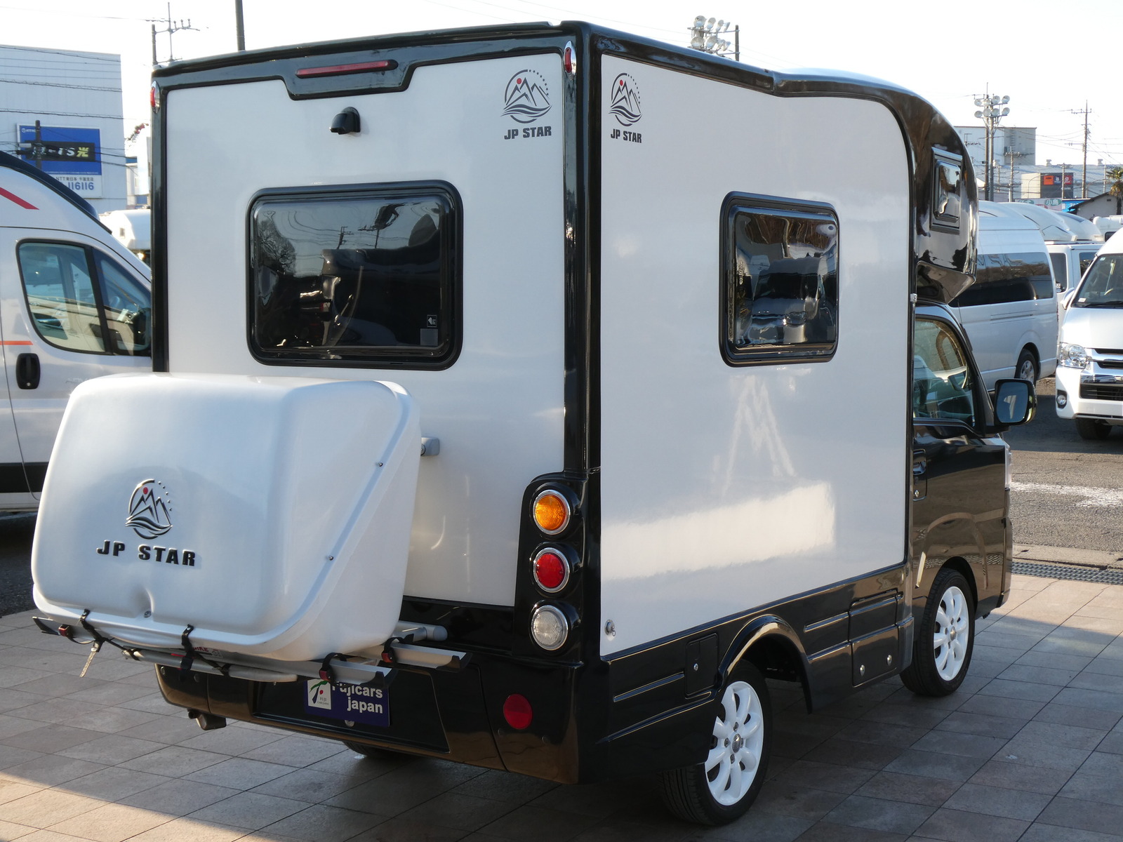 キャンピングカー軽キャンパー