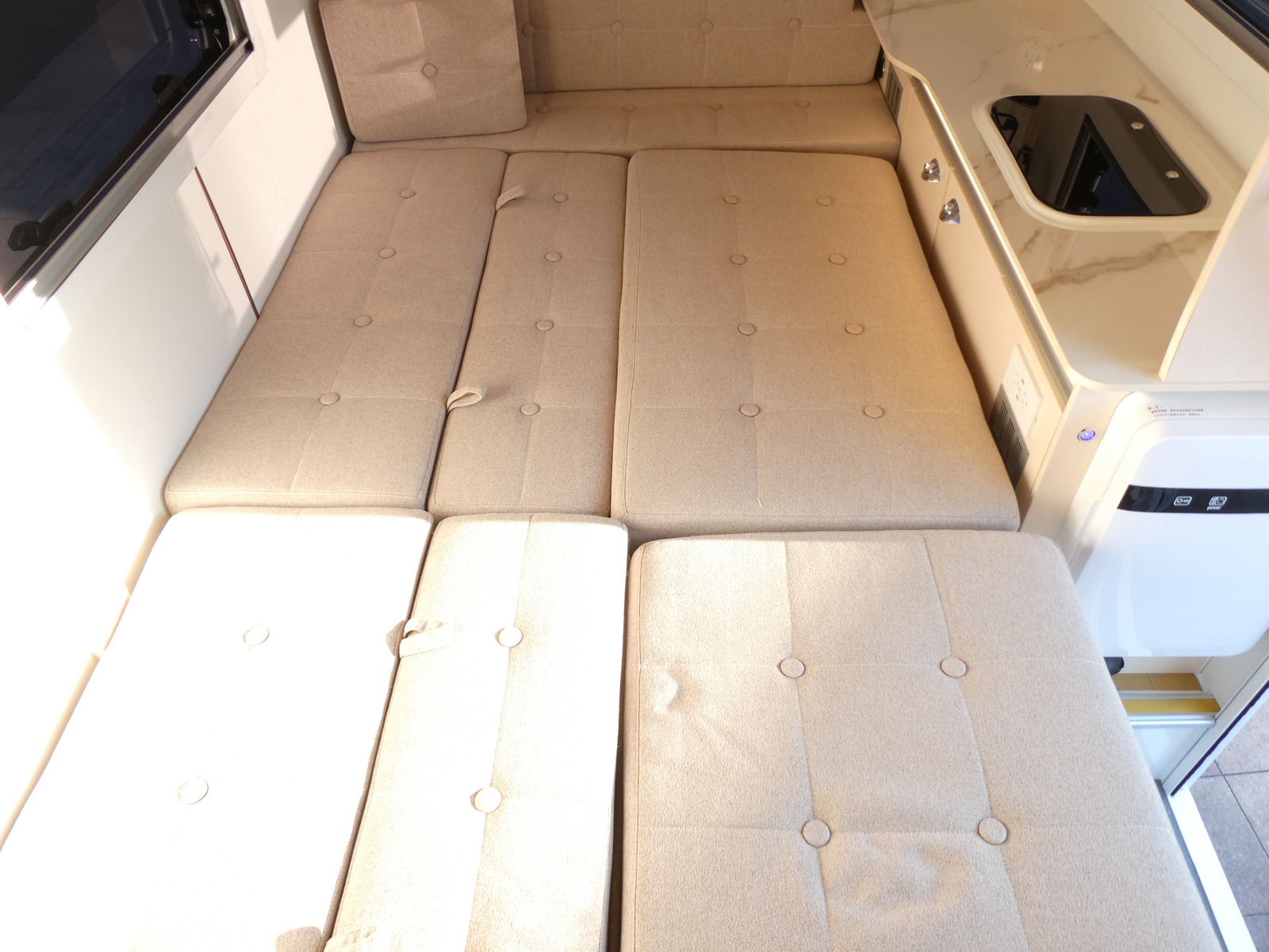 キャンピングカー軽キャンパー