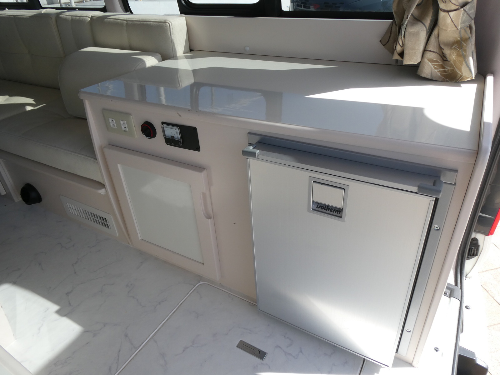 キャンピングカーバンコン