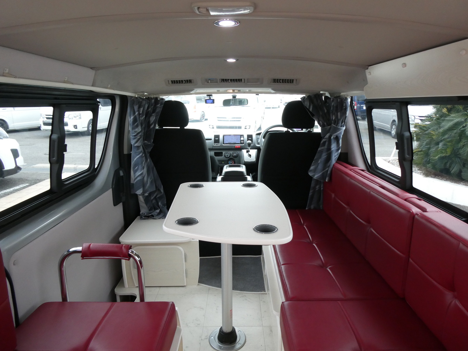 キャンピングカーバンコン