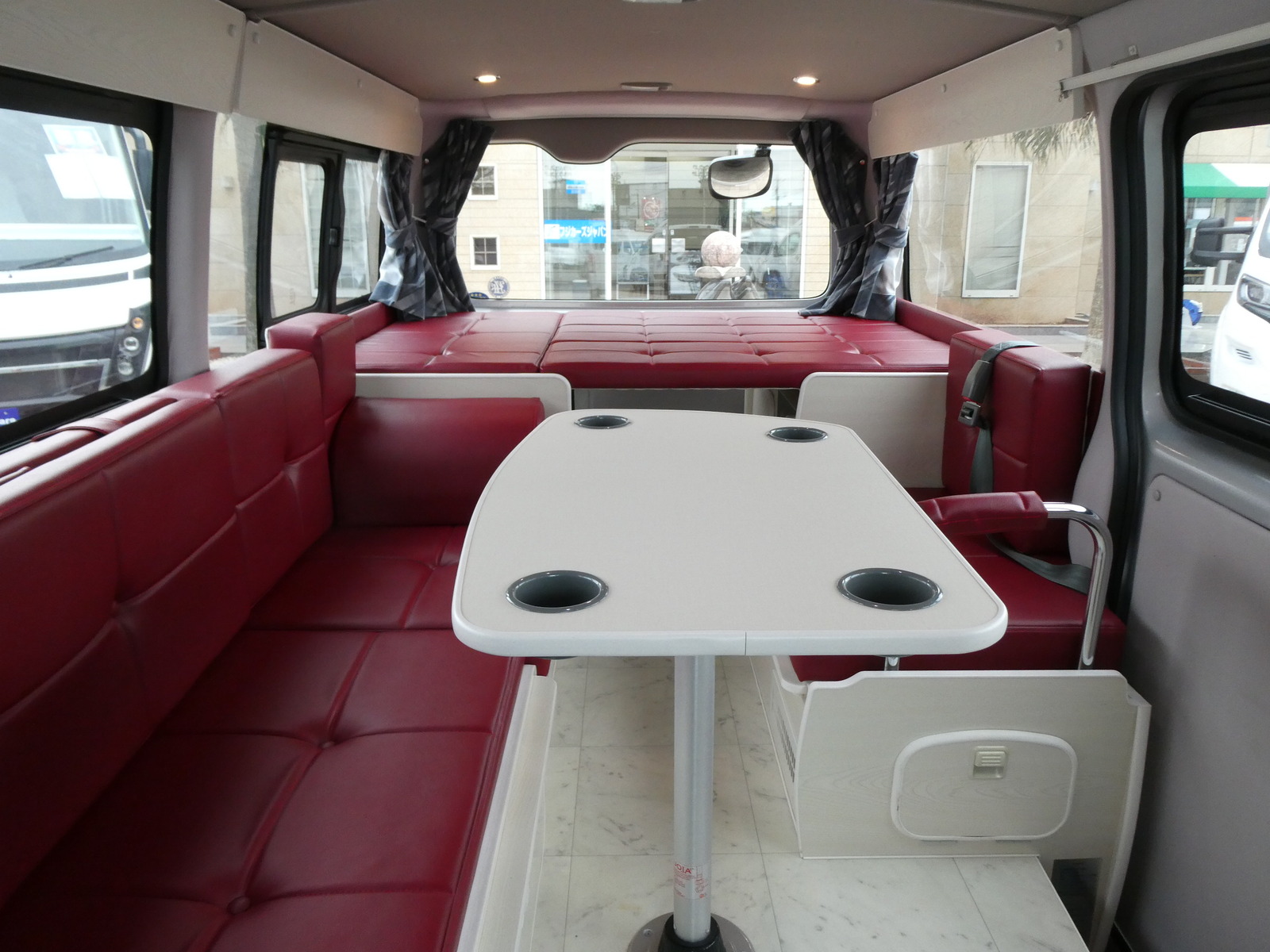 キャンピングカーバンコン