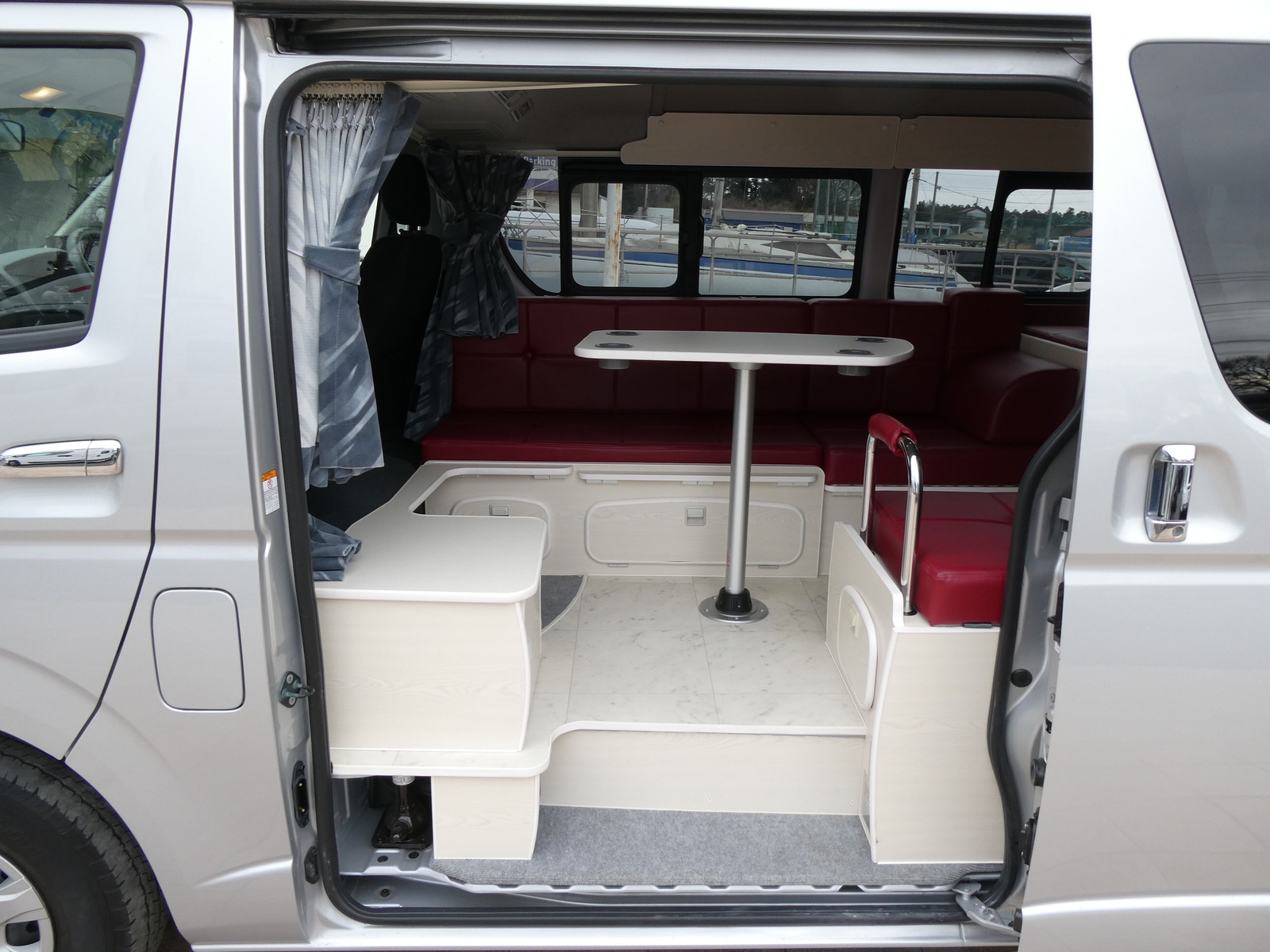 キャンピングカーバンコン