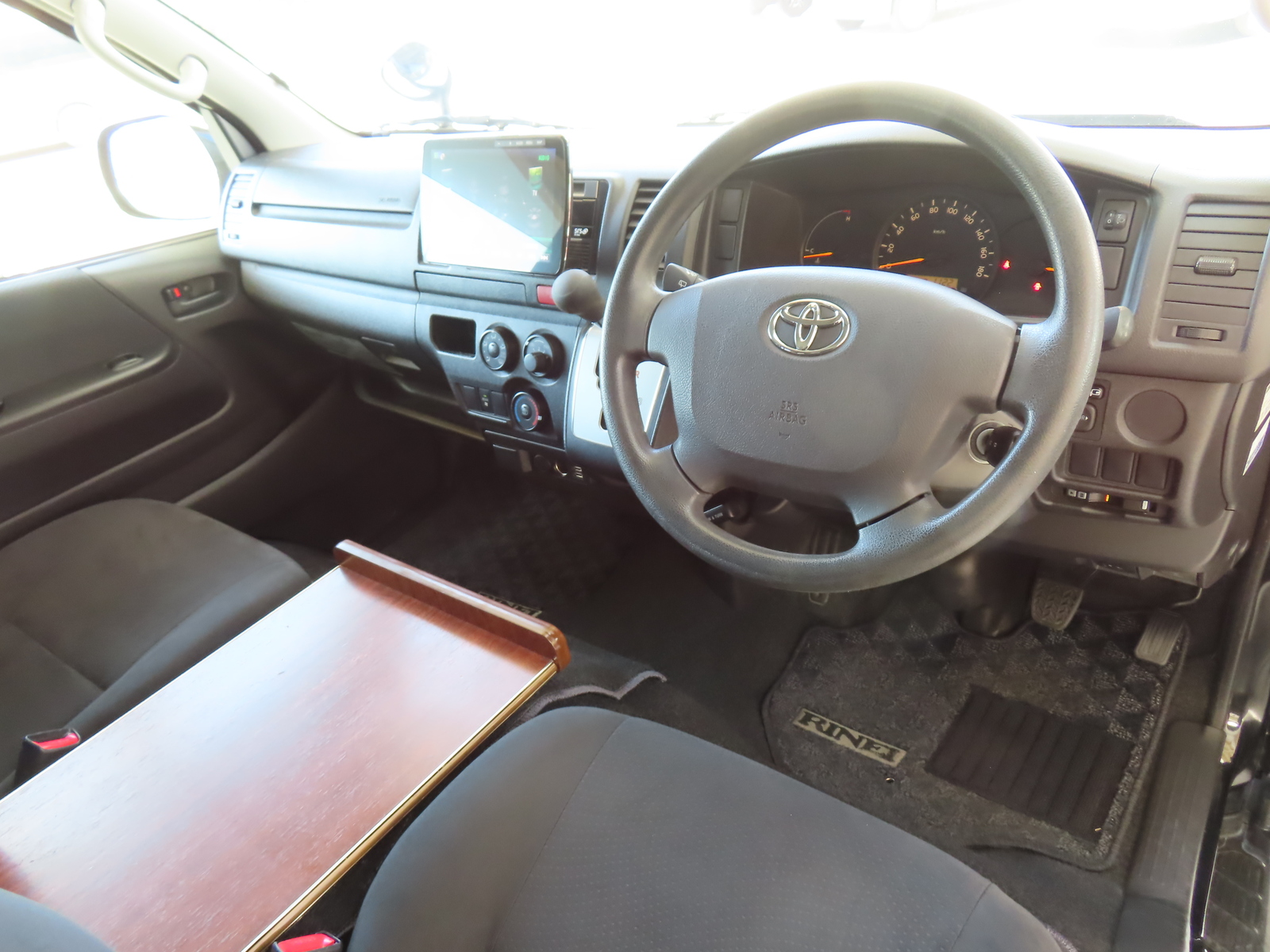 キャンピングカーバンコン