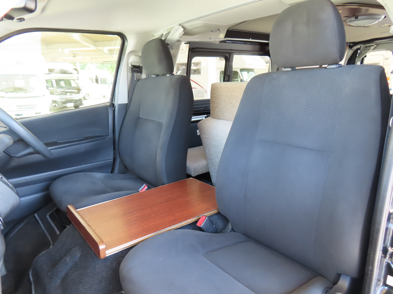 キャンピングカーバンコン