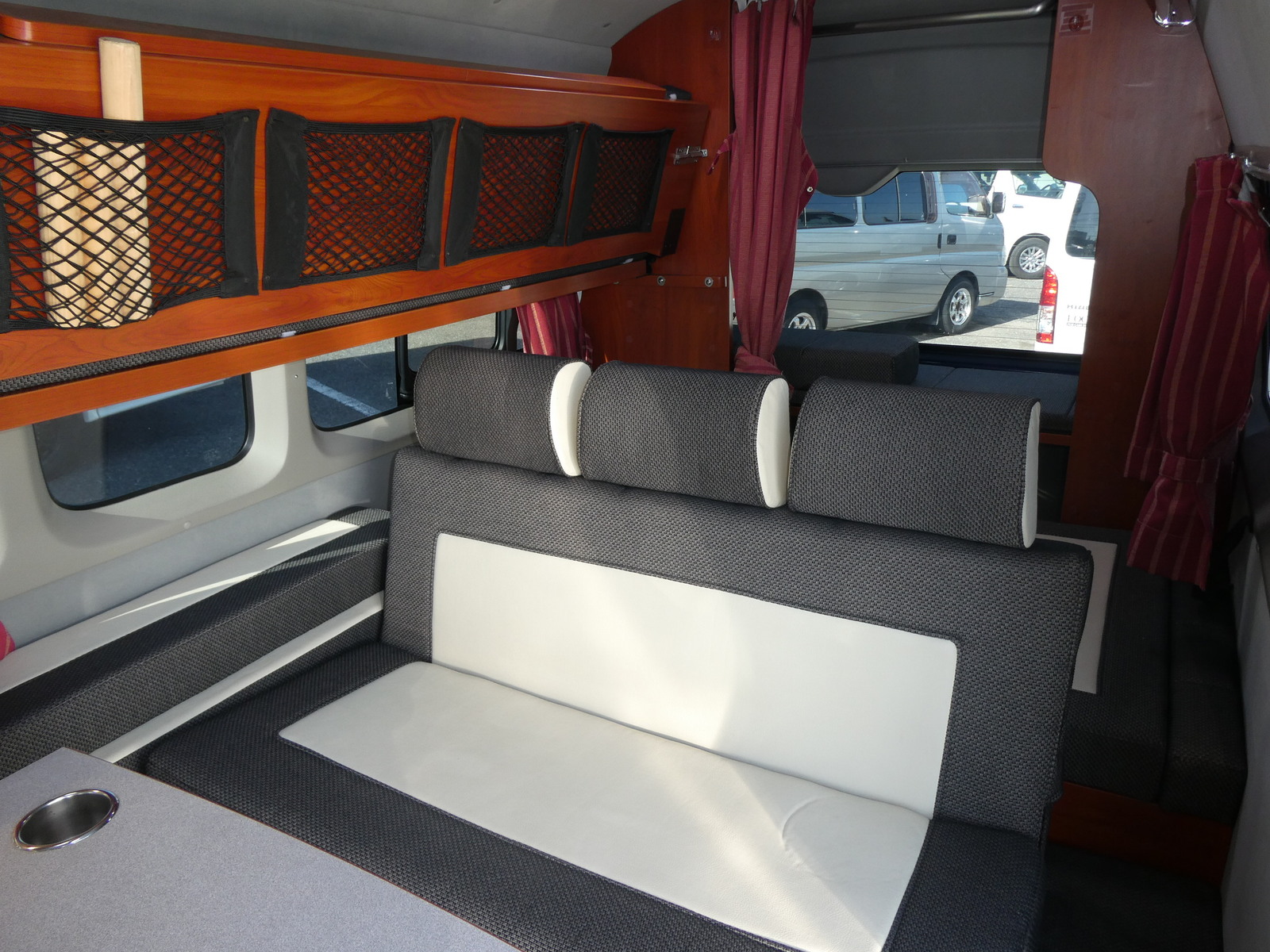 キャンピングカーバンコン