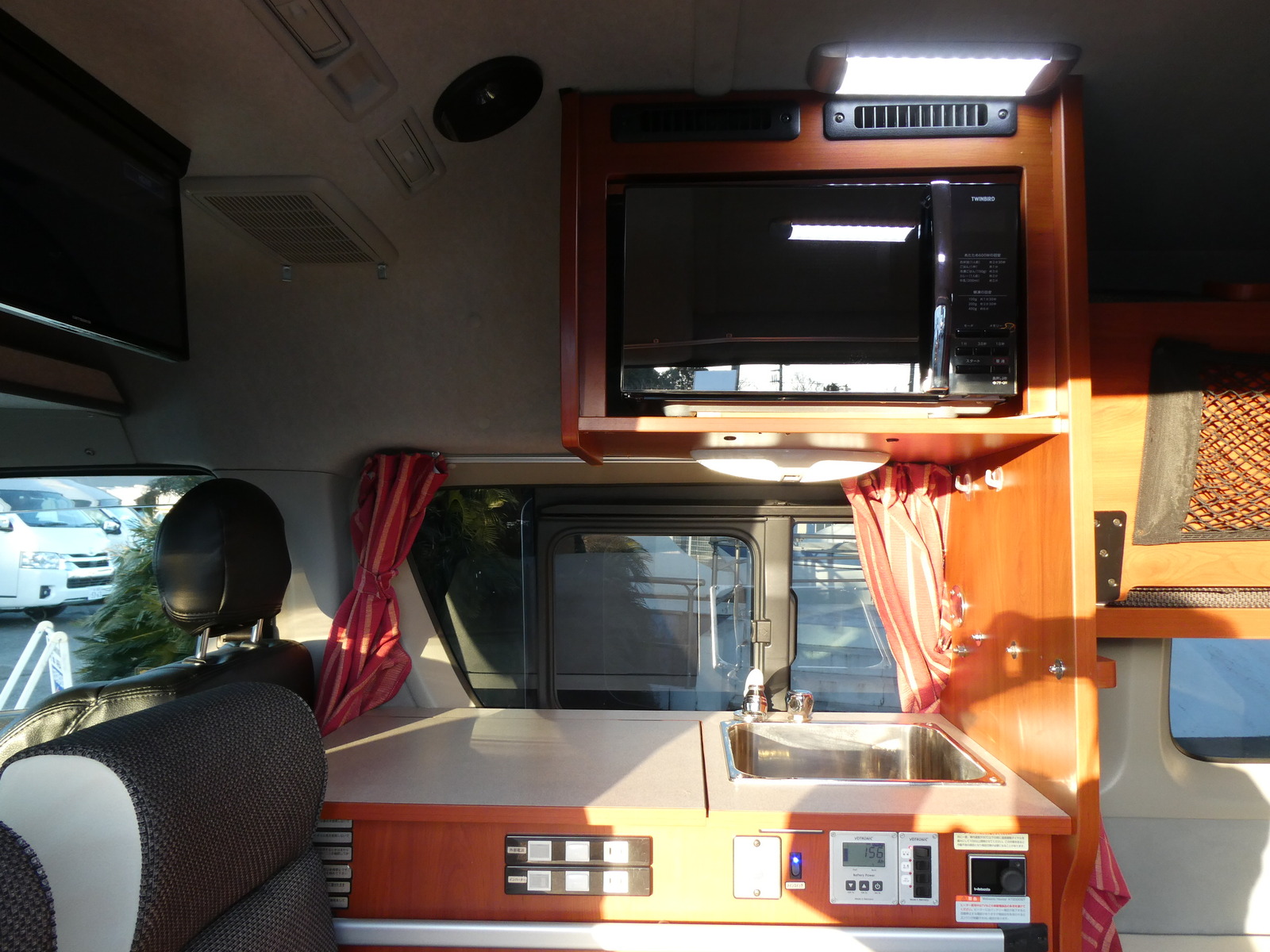 キャンピングカーバンコン