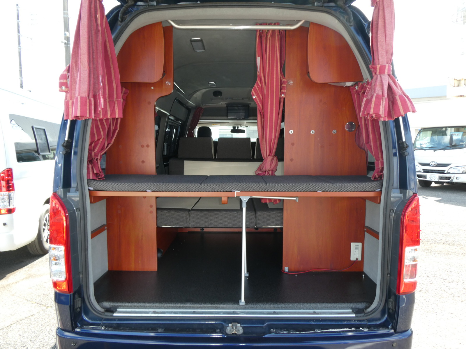 キャンピングカーバンコン