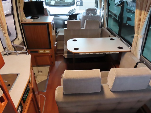 キャンピングカーバスコン