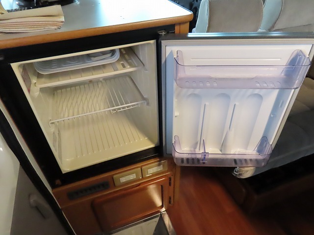 キャンピングカーバスコン