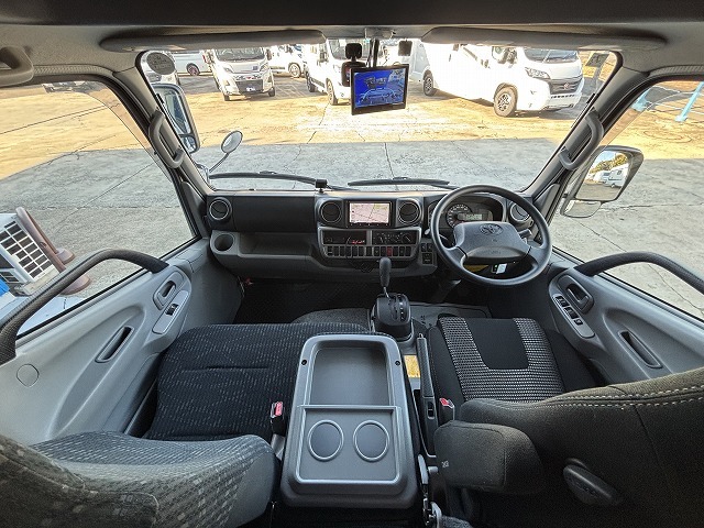 キャンピングカーキャブコン