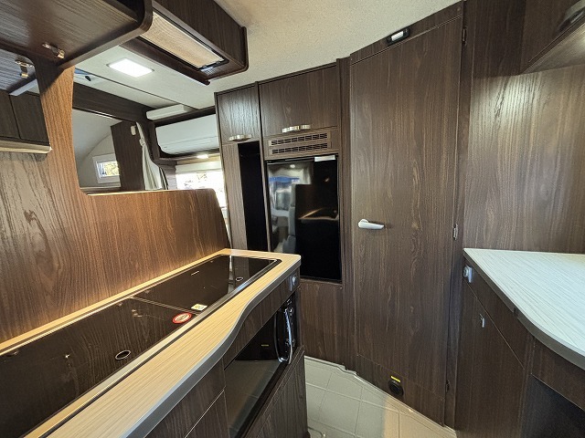 キャンピングカーキャブコン