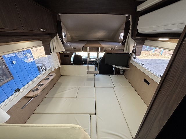 キャンピングカーキャブコン