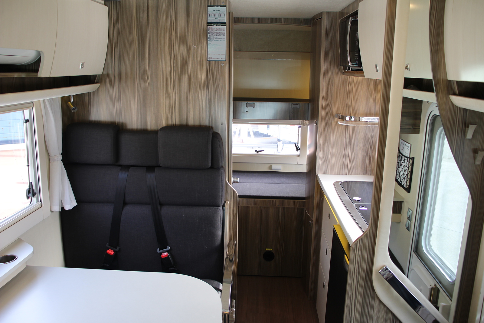 キャンピングカーキャブコン