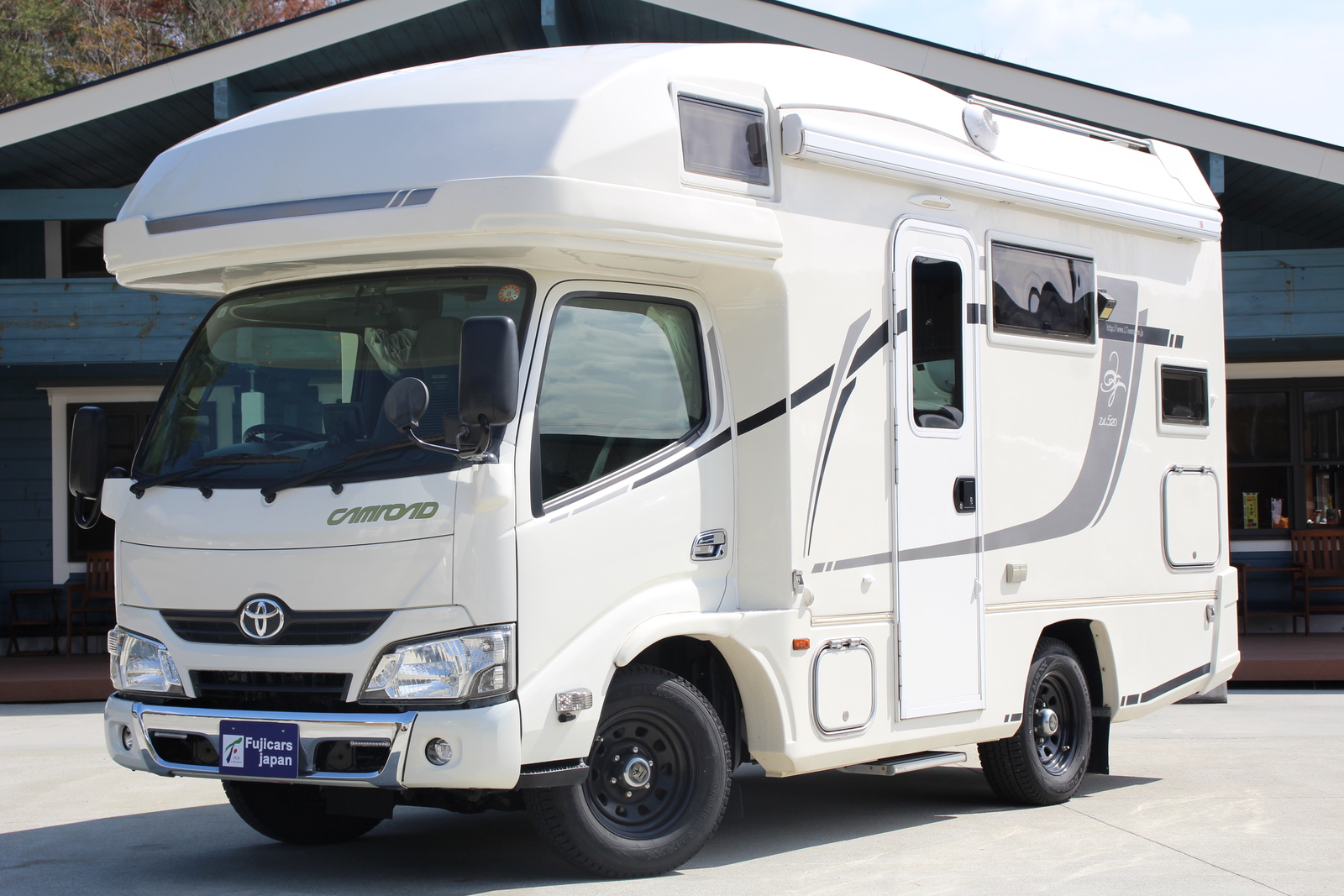 キャンピングカーキャブコン