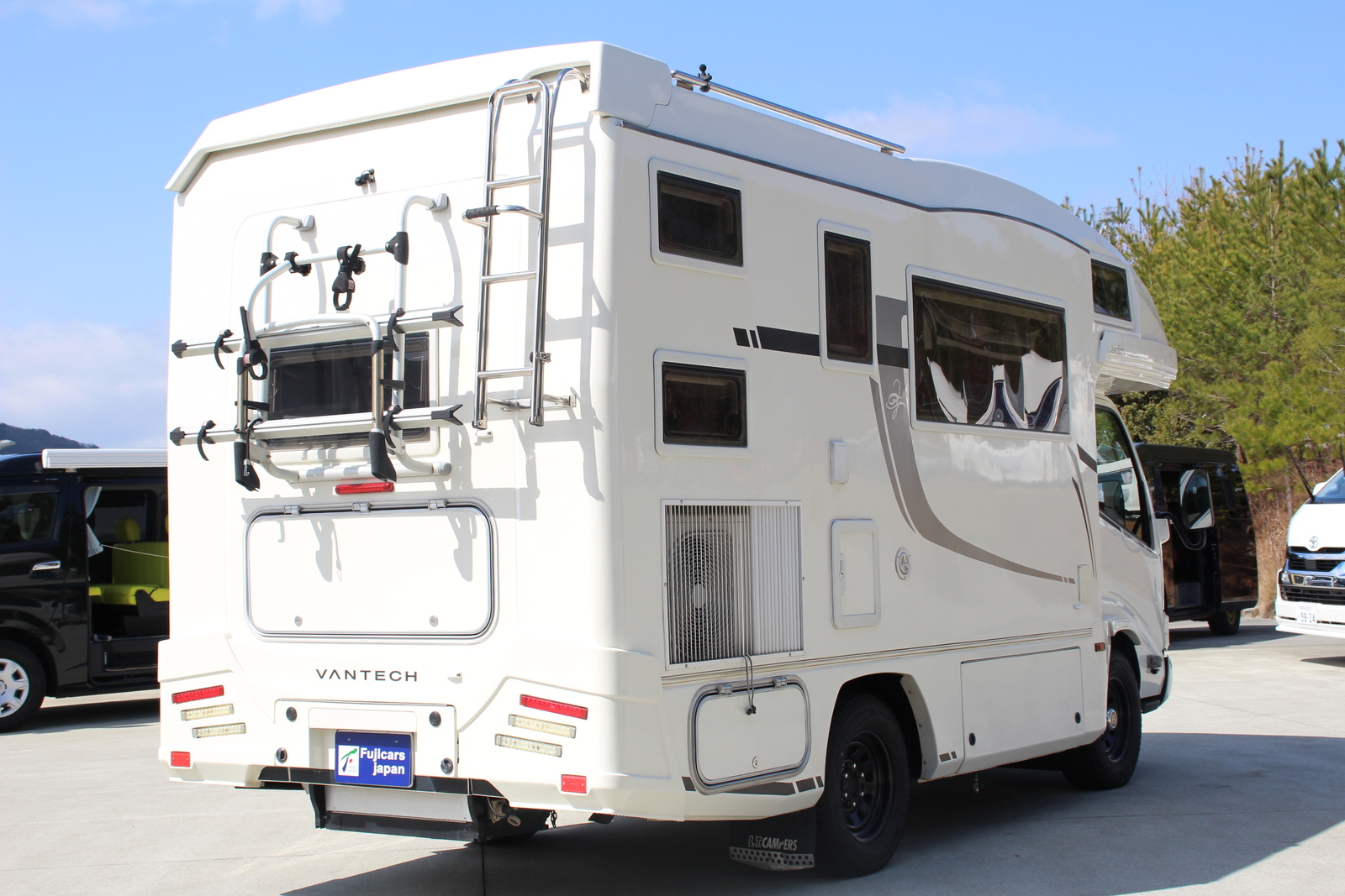 キャンピングカーキャブコン