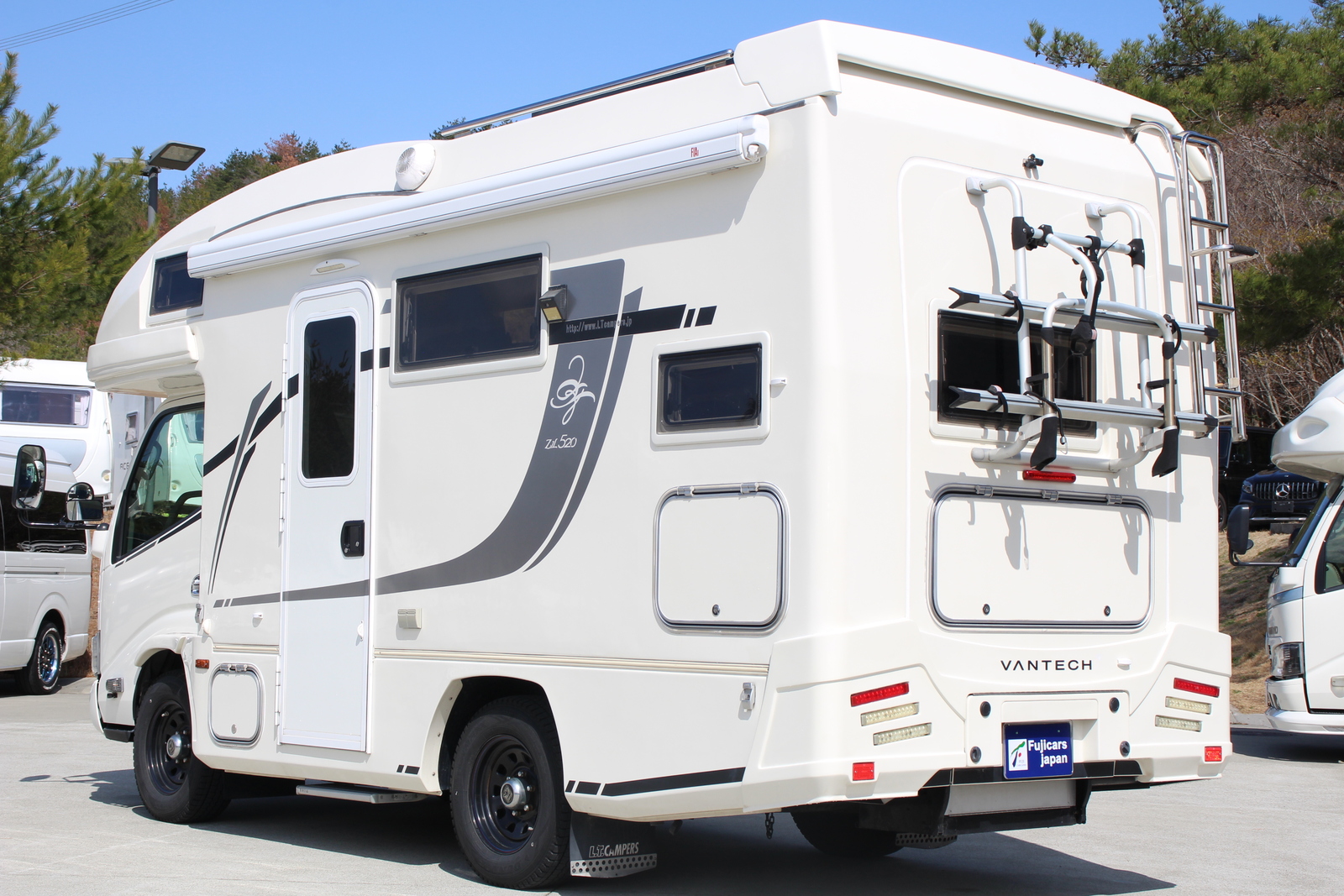 キャンピングカーキャブコン