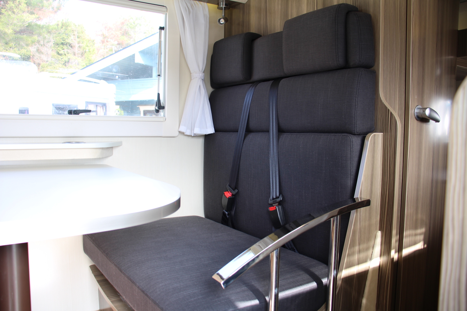 キャンピングカーキャブコン