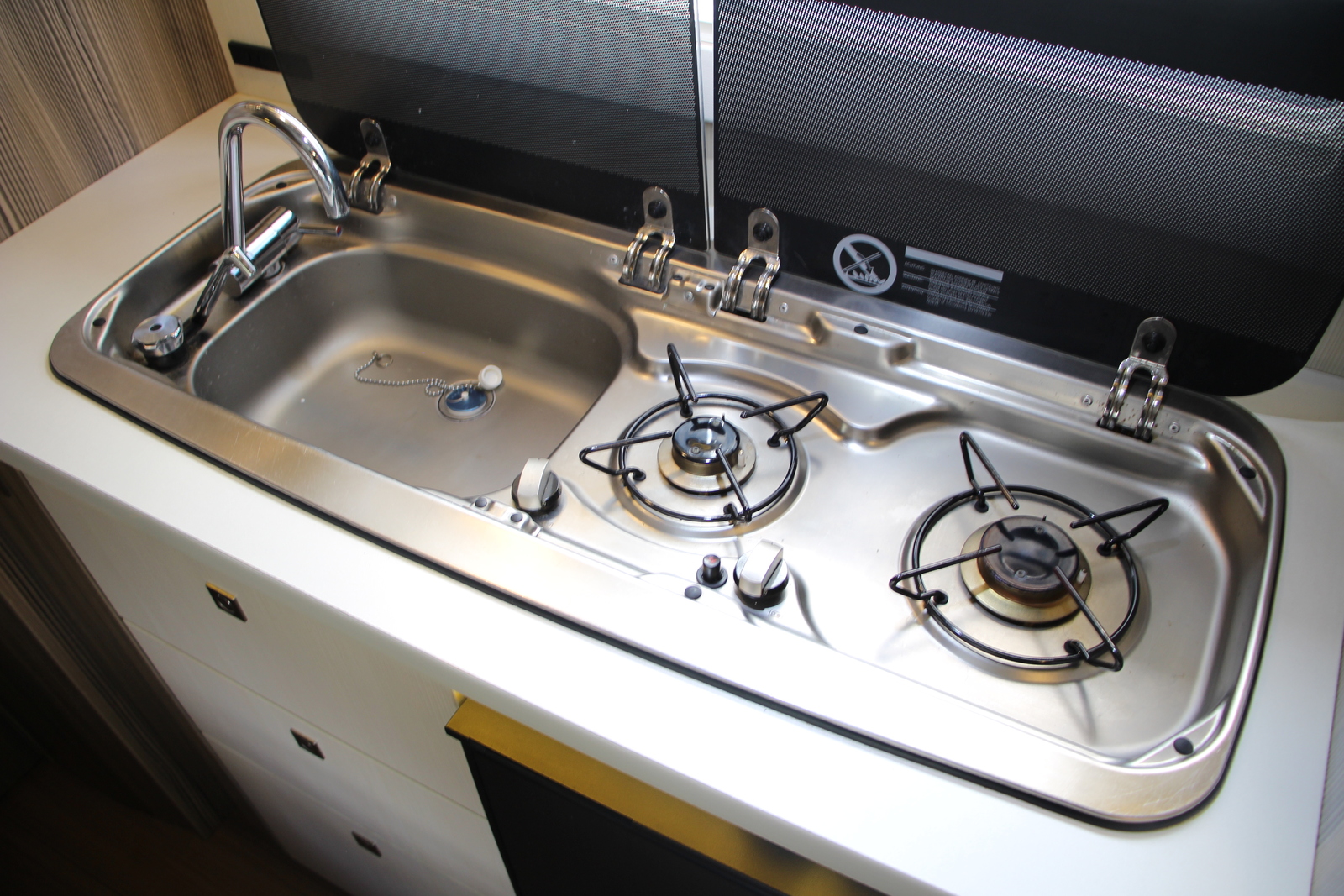 キャンピングカーキャブコン