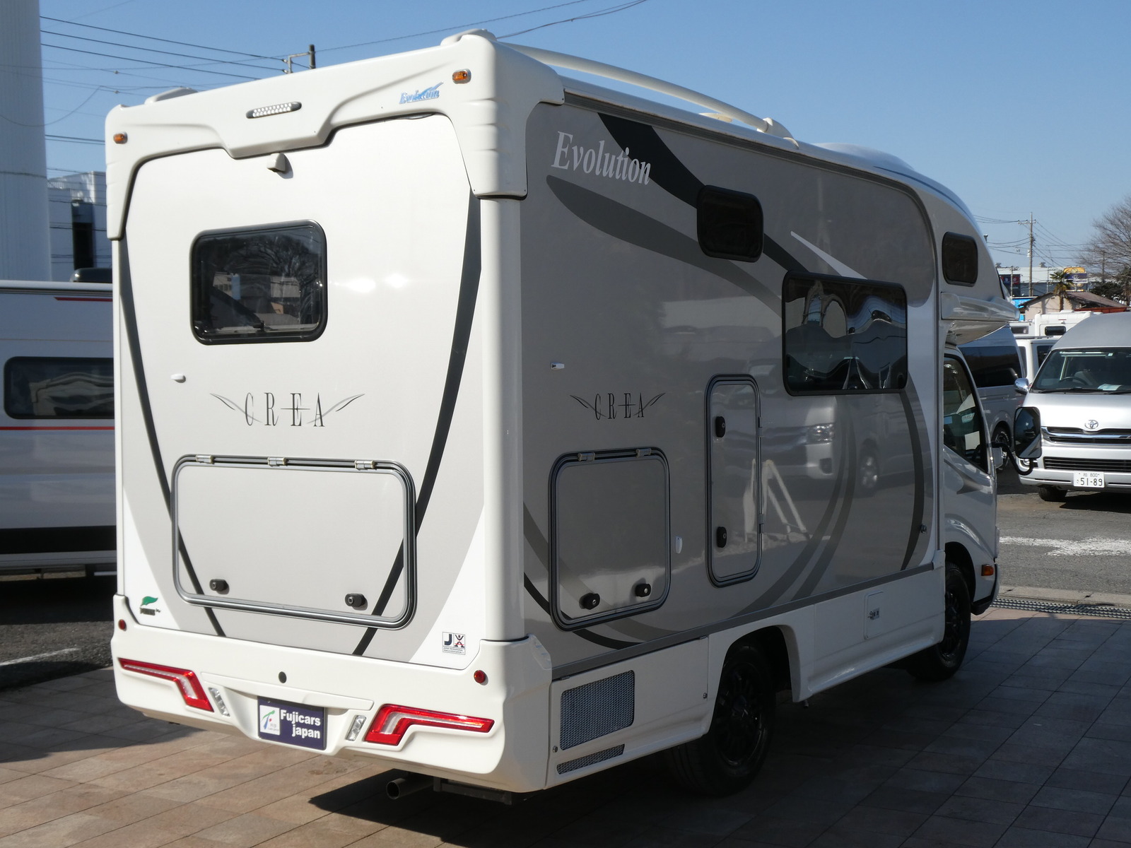 キャンピングカーキャブコン