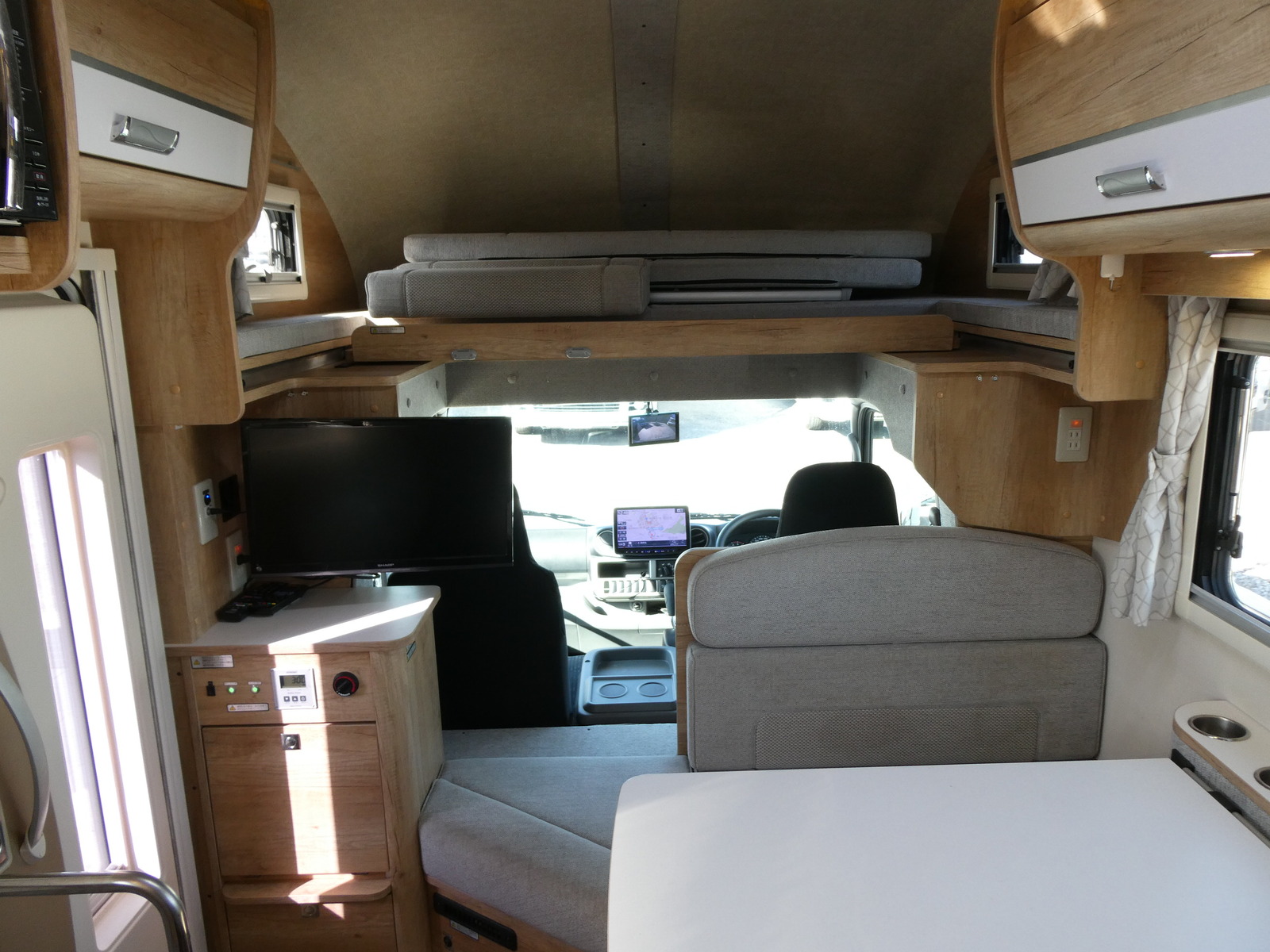 キャンピングカーキャブコン