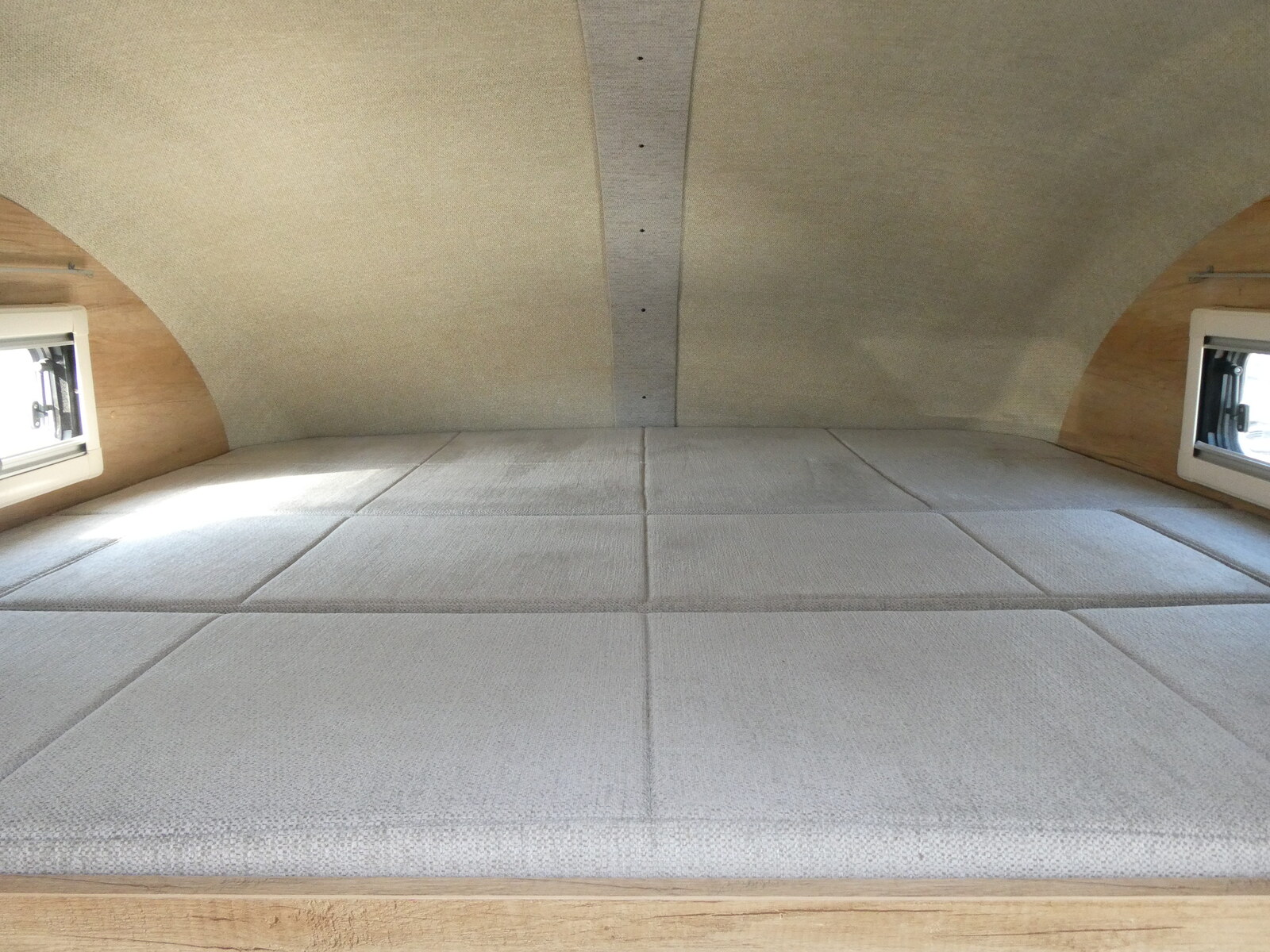 キャンピングカーキャブコン