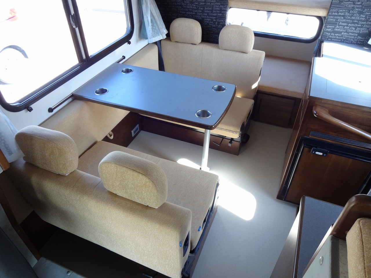 キャンピングカーキャブコン