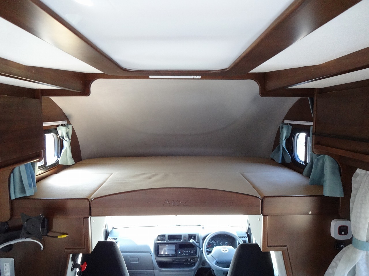 キャンピングカーキャブコン