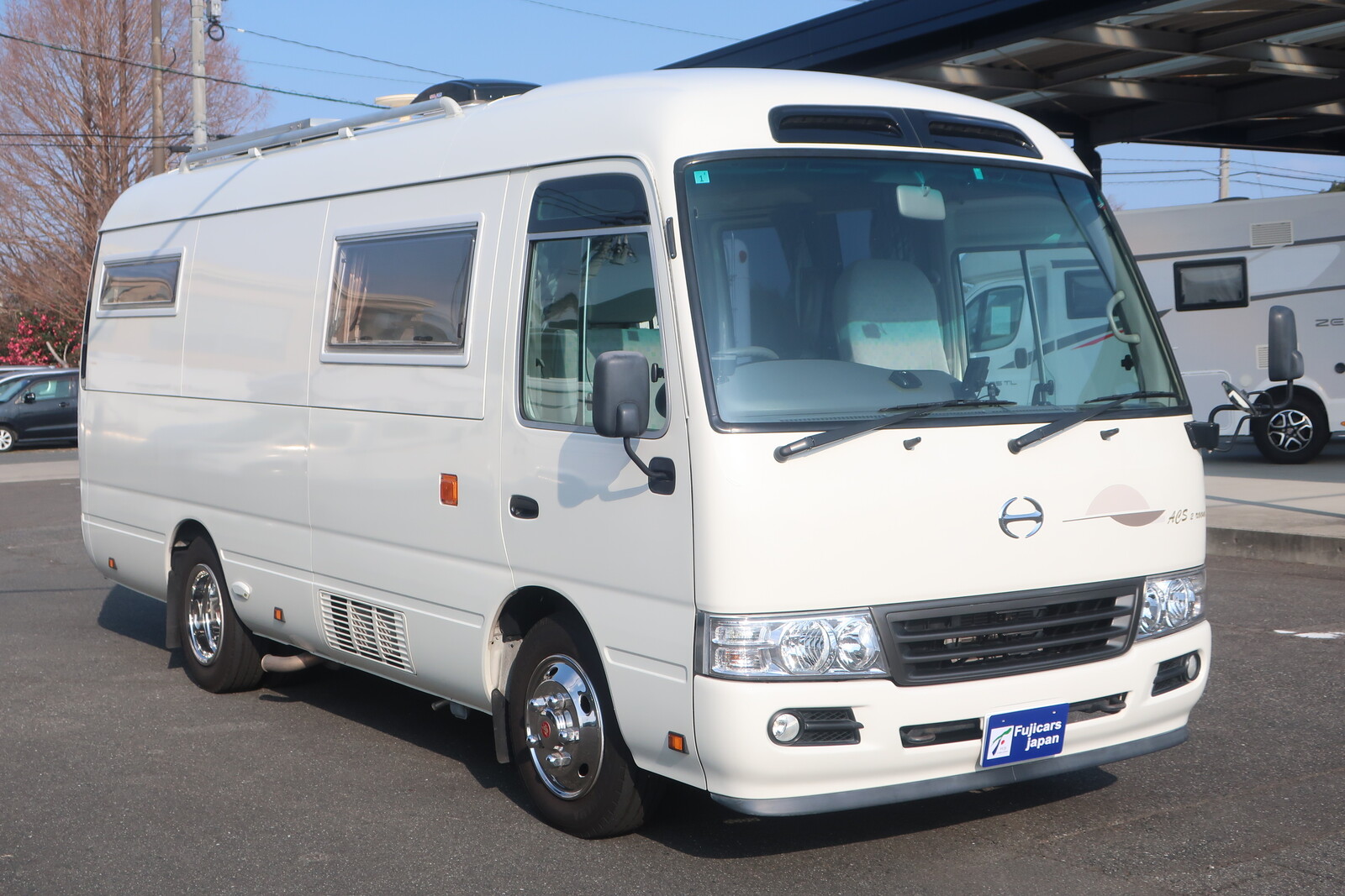 キャンピングカーバスコン