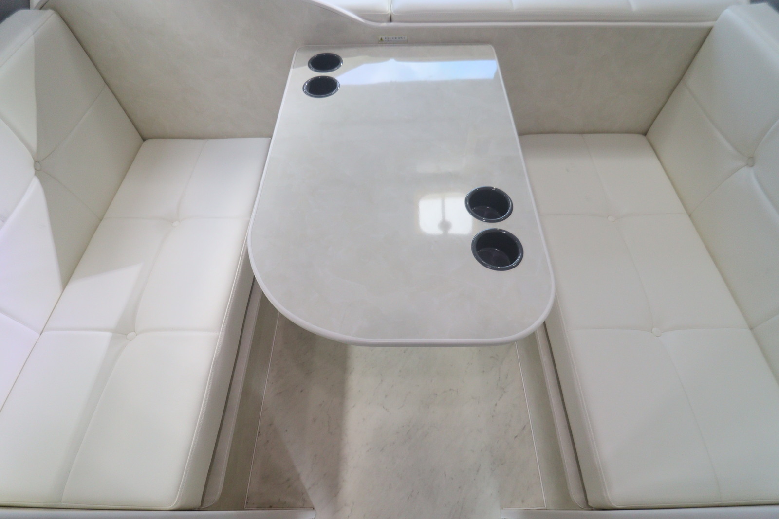 キャンピングカーバスコン