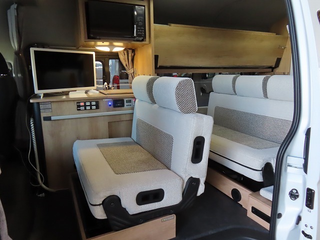 キャンピングカーバンコン