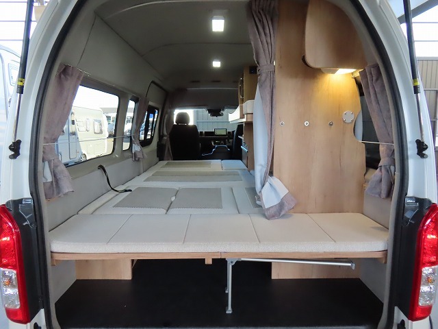 キャンピングカーバンコン