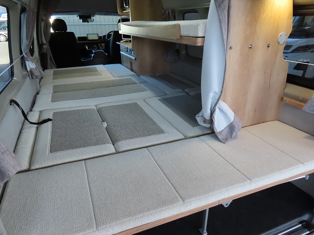 キャンピングカーバンコン