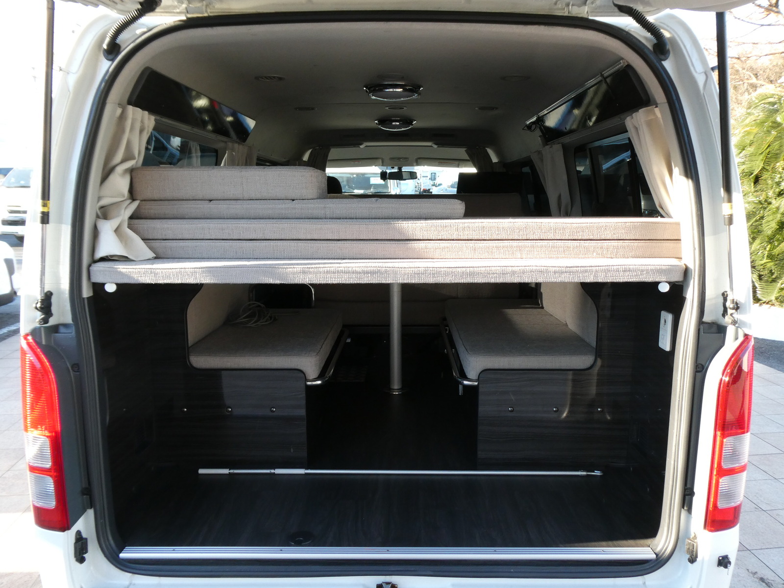 キャンピングカーバンコン