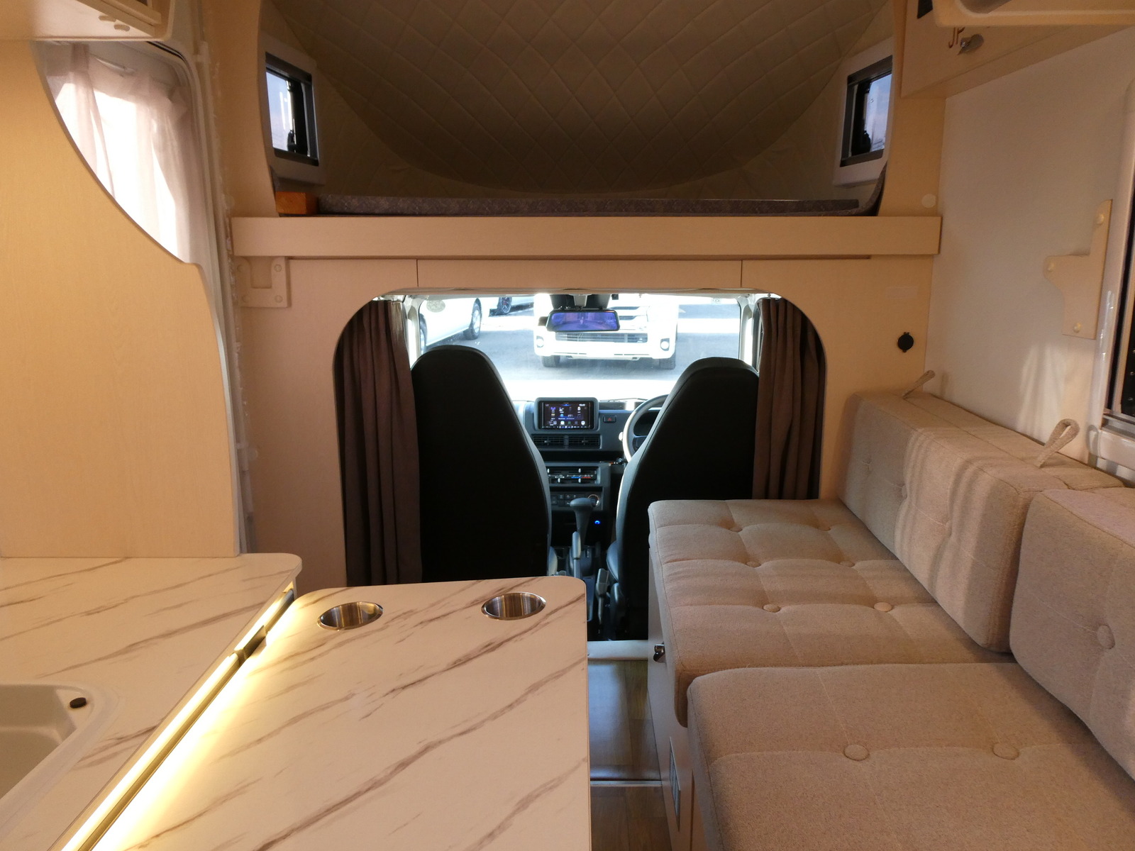 キャンピングカー軽キャンパー