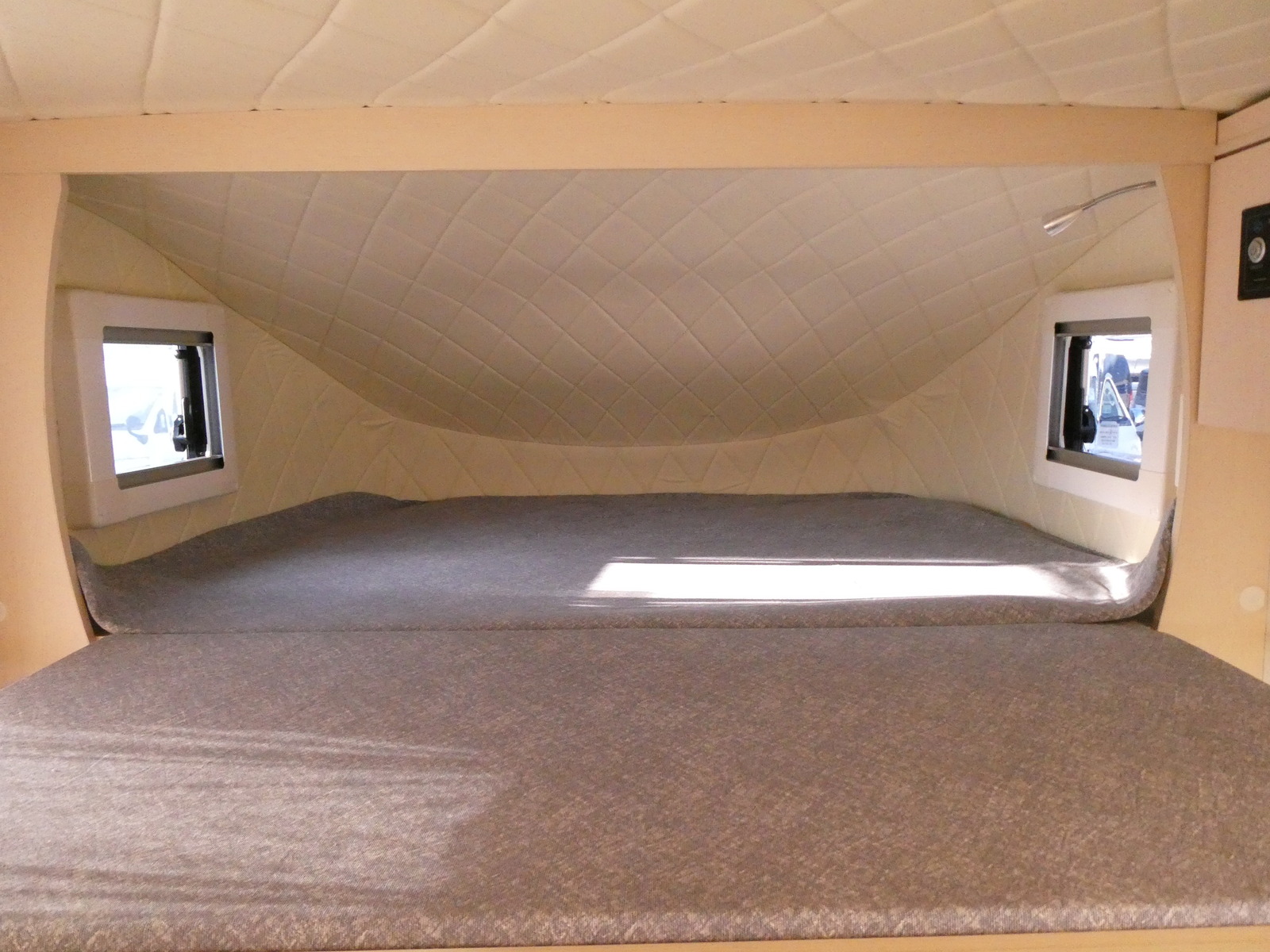 キャンピングカー軽キャンパー