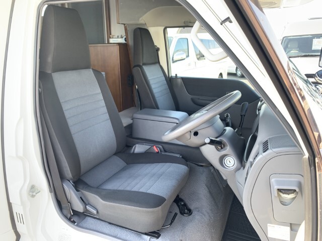 キャンピングカーキャブコン