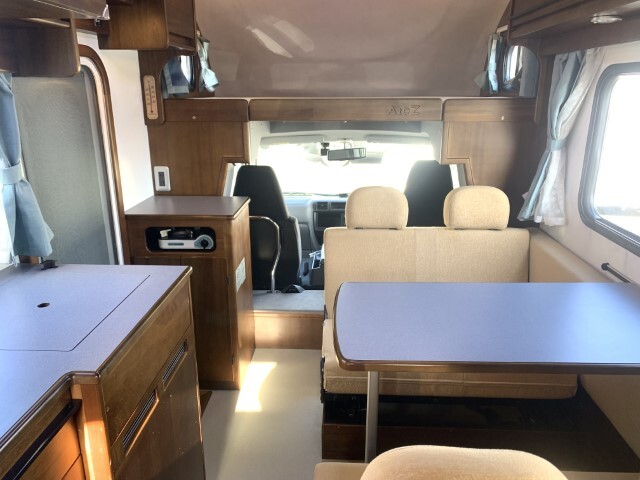 キャンピングカーキャブコン