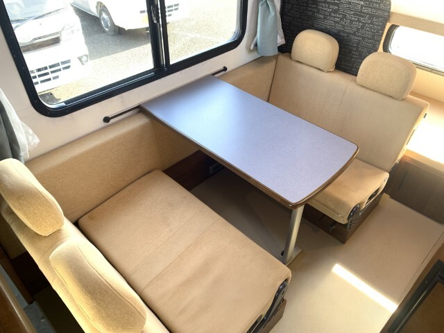 キャンピングカーキャブコン