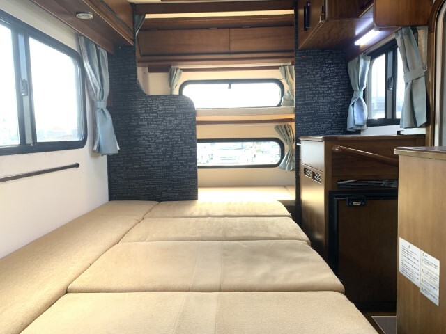 キャンピングカーキャブコン