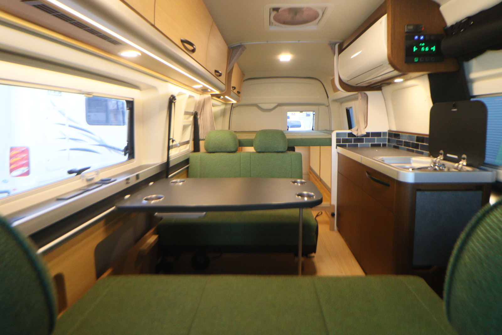 キャンピングカーバンコン