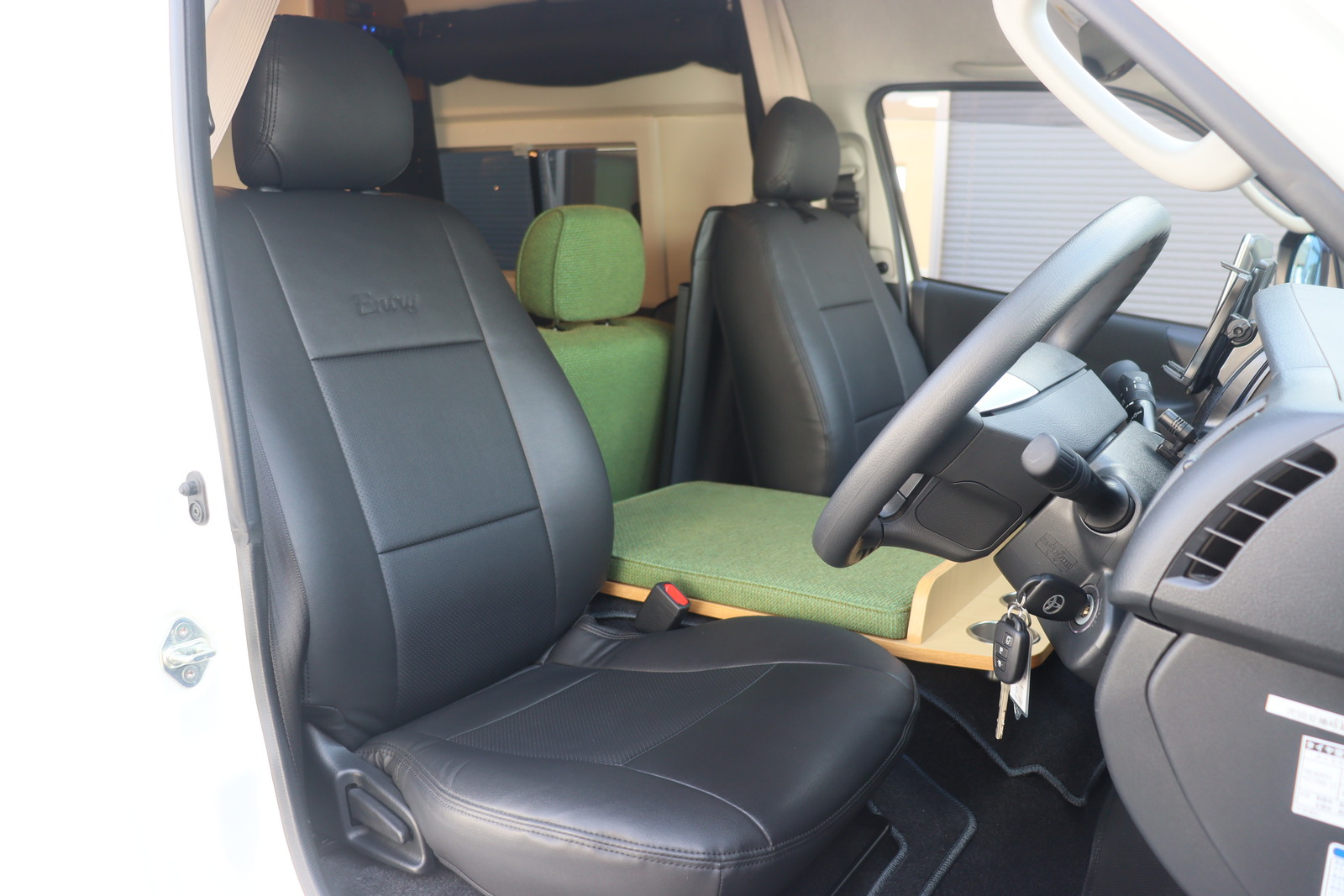 キャンピングカーバンコン