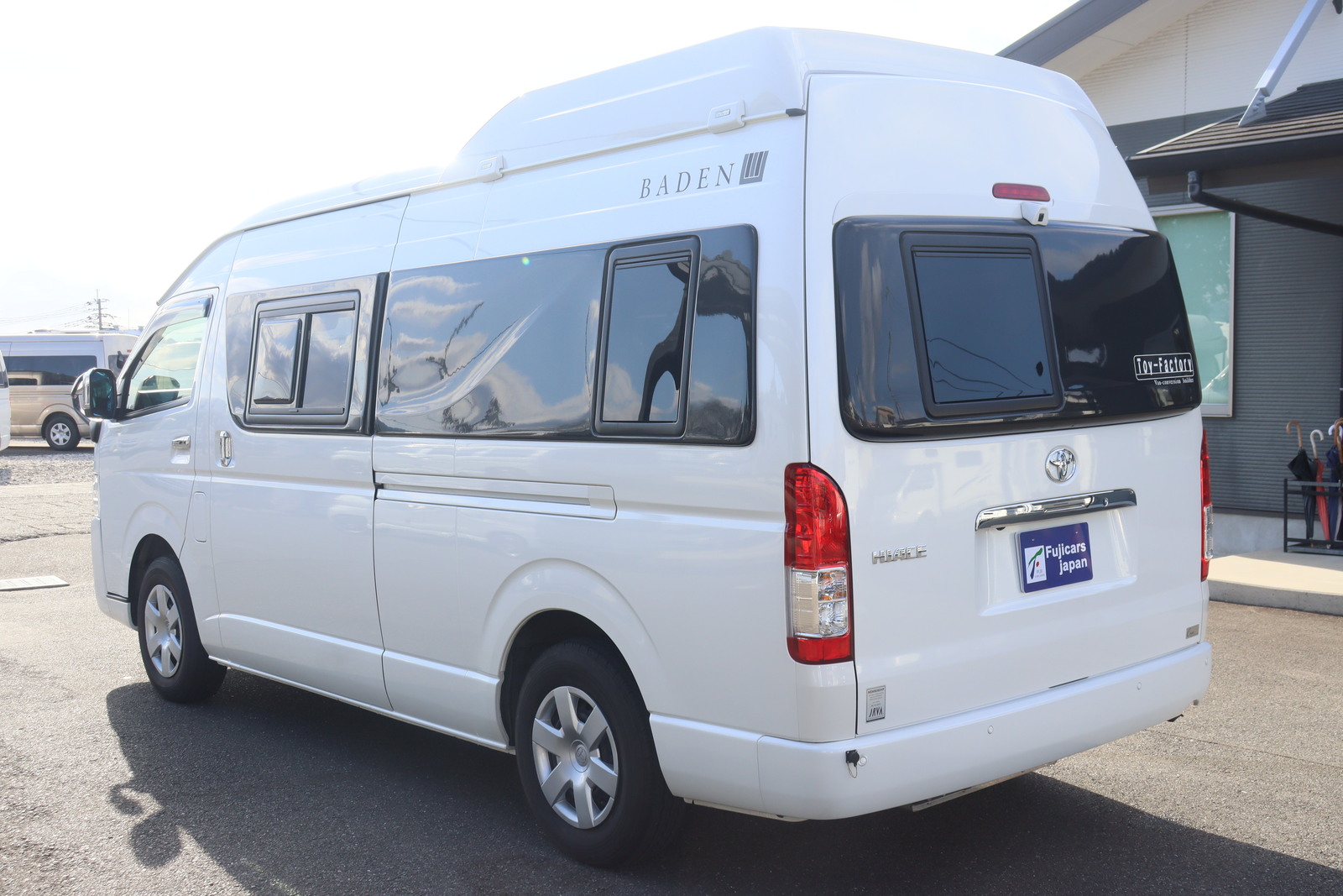 キャンピングカーバンコン