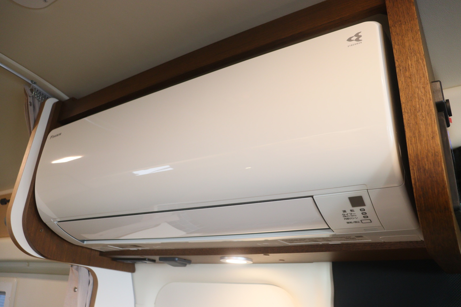 キャンピングカーバンコン