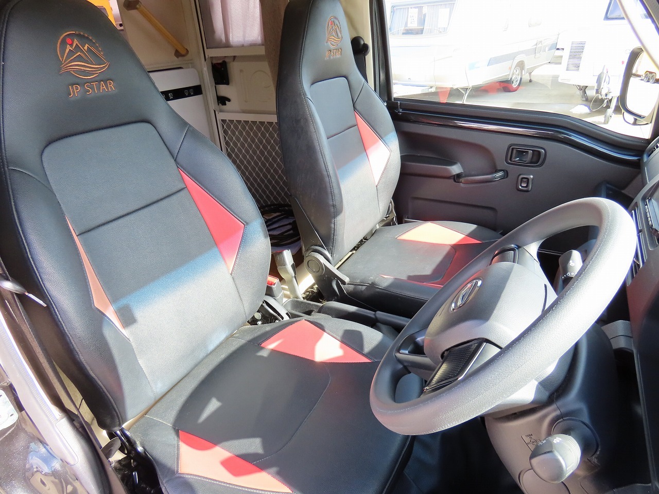 キャンピングカー軽キャンパー