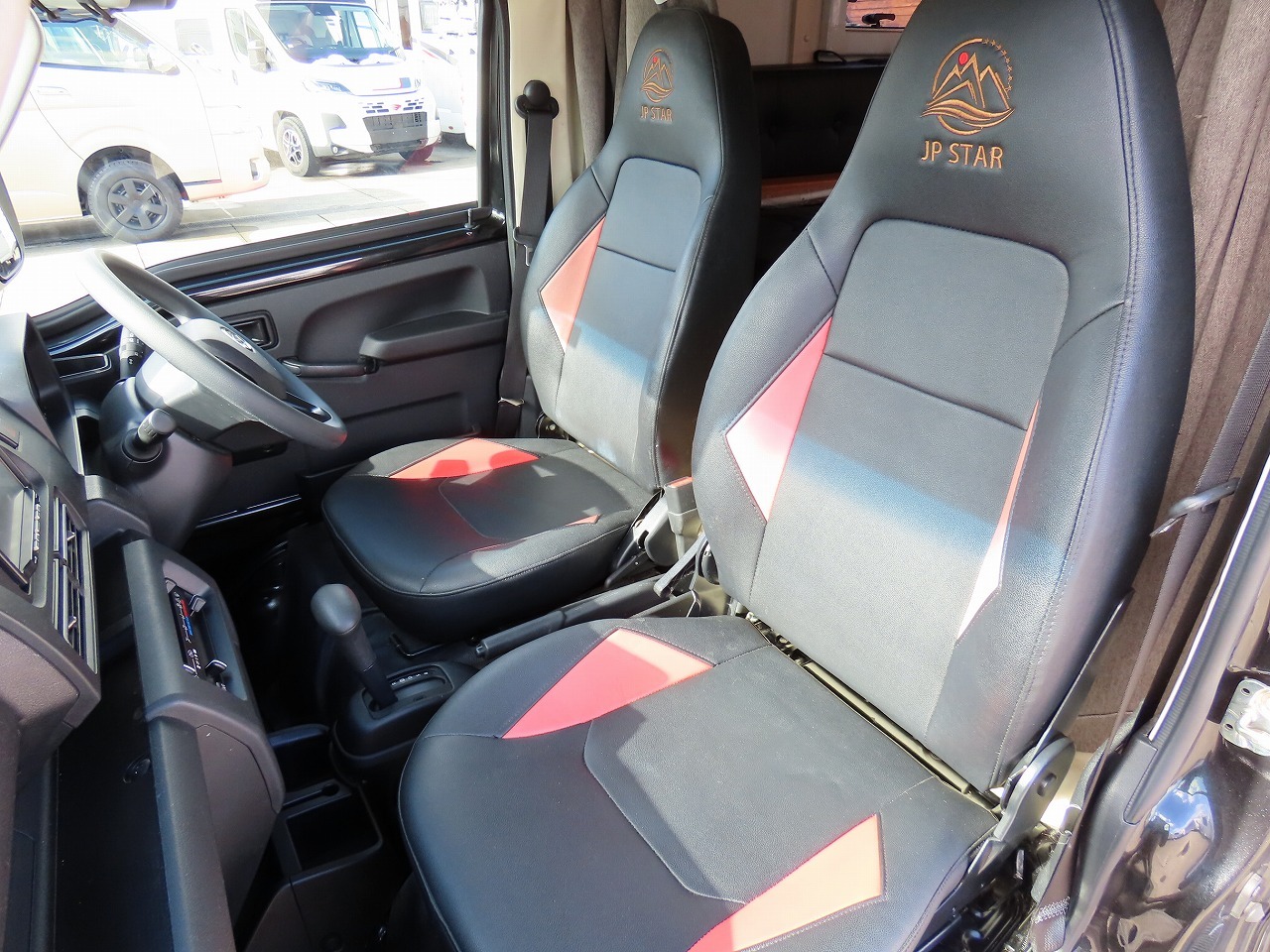 キャンピングカー軽キャンパー