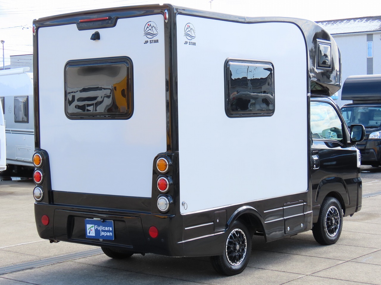 キャンピングカー軽キャンパー