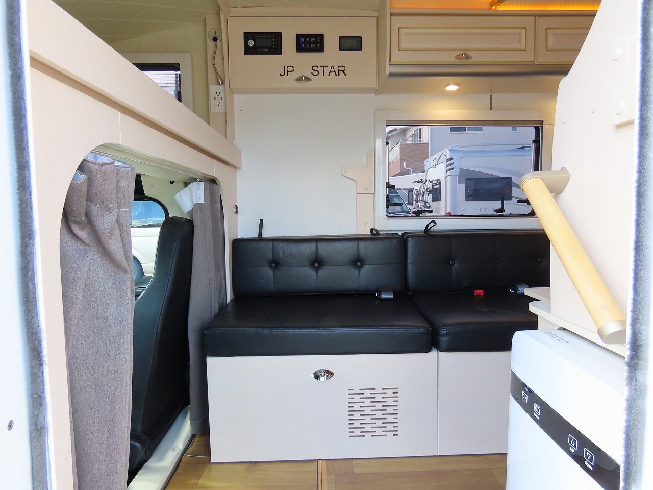 キャンピングカー軽キャンパー